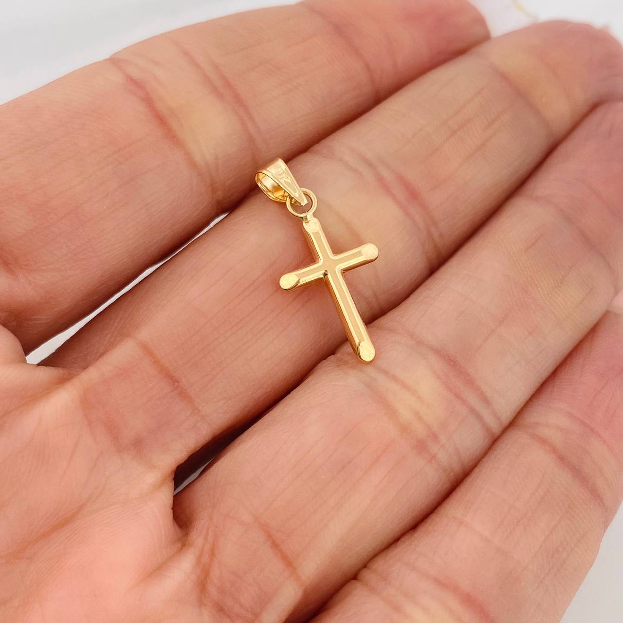 Dije Cruz  0.45gr / 1 in / Oro Amarillo 18K %