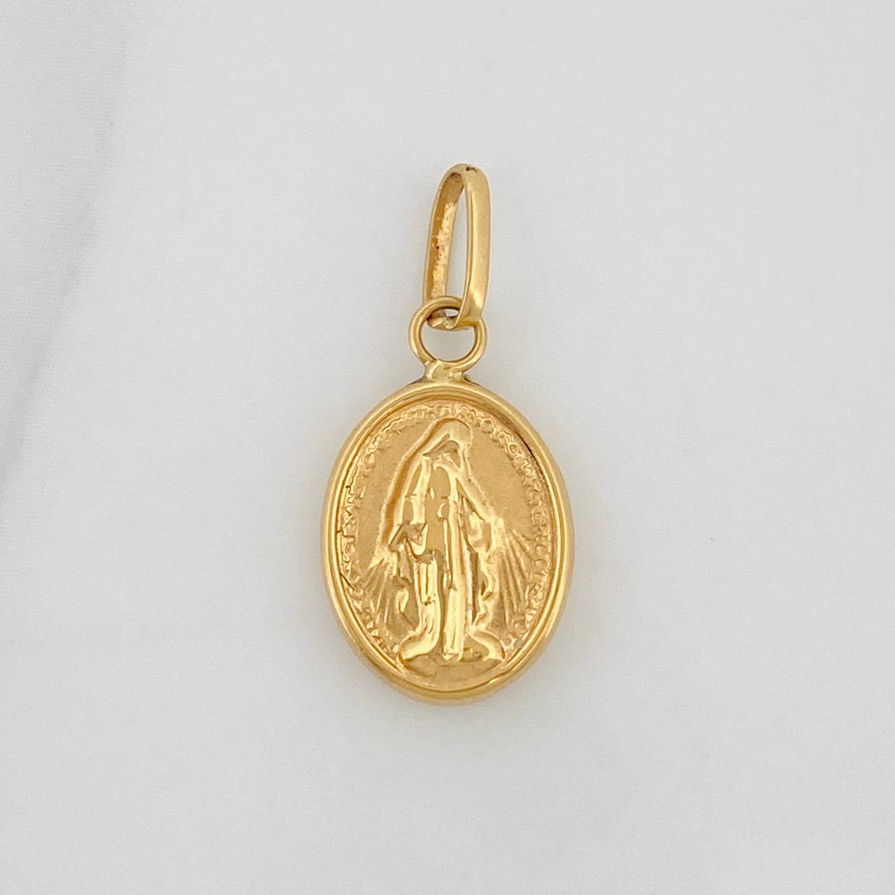 Pendant Miraculous Virgin 0.55gr / 3/4 in / 18K Yellow Gold &