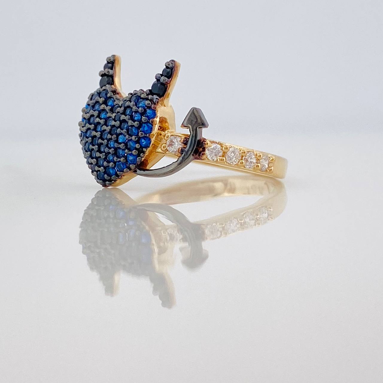 Anillo Corazon Devil 2.6gr / T5 1/4 / Dos Oros Negro Amarillo 18K %