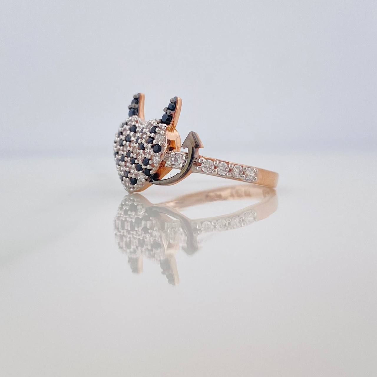 Anillo Corazon Devil 2.6gr / T6 1/4 / Tres Oros 18K %