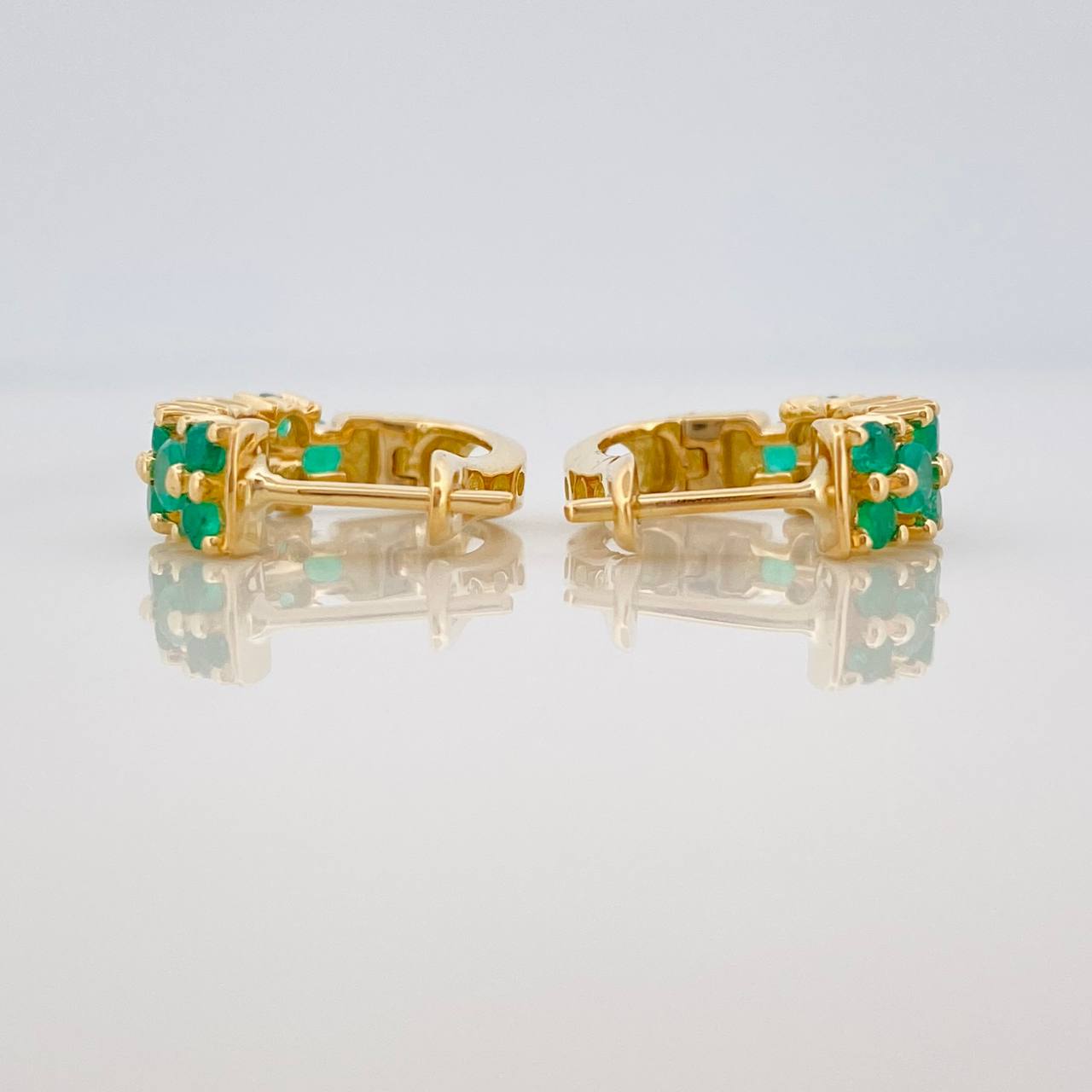 Zig Zag Hoop Earrings Emerald Flower 93 pts 3.9gr / 1/2 in / Yellow Gold 18K &