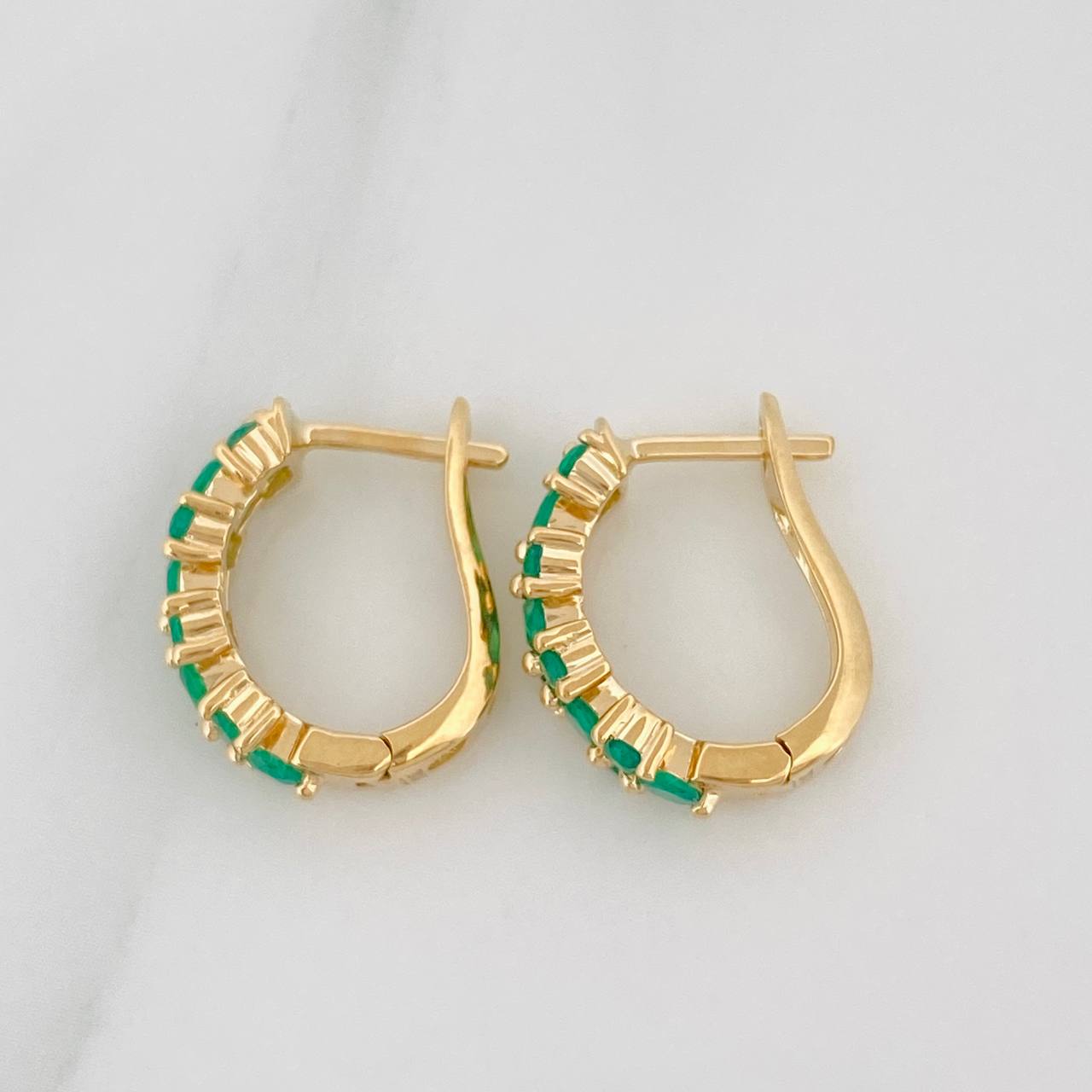 Zig Zag Hoop Earrings Emerald Flower 93 pts 3.9gr / 1/2 in / Yellow Gold 18K &