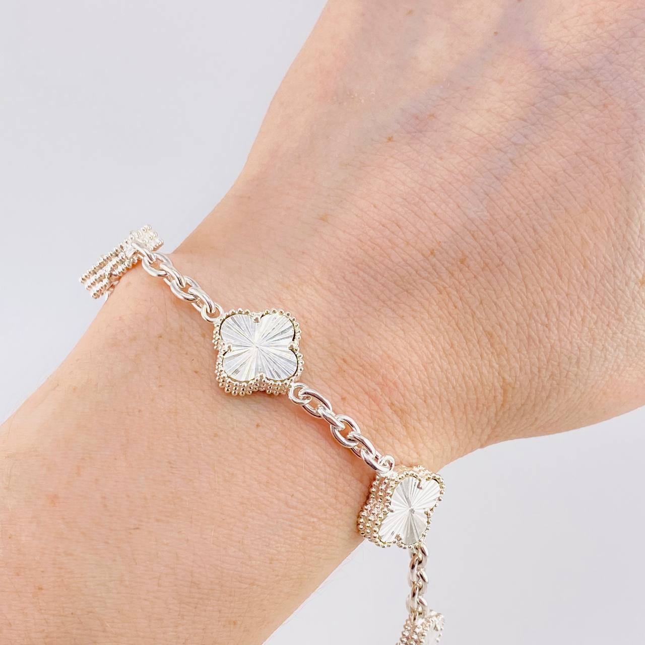 Classic Link Bracelet Clover Diamond Cut 16.65g / 8 in / 2.4mm Silver 925
