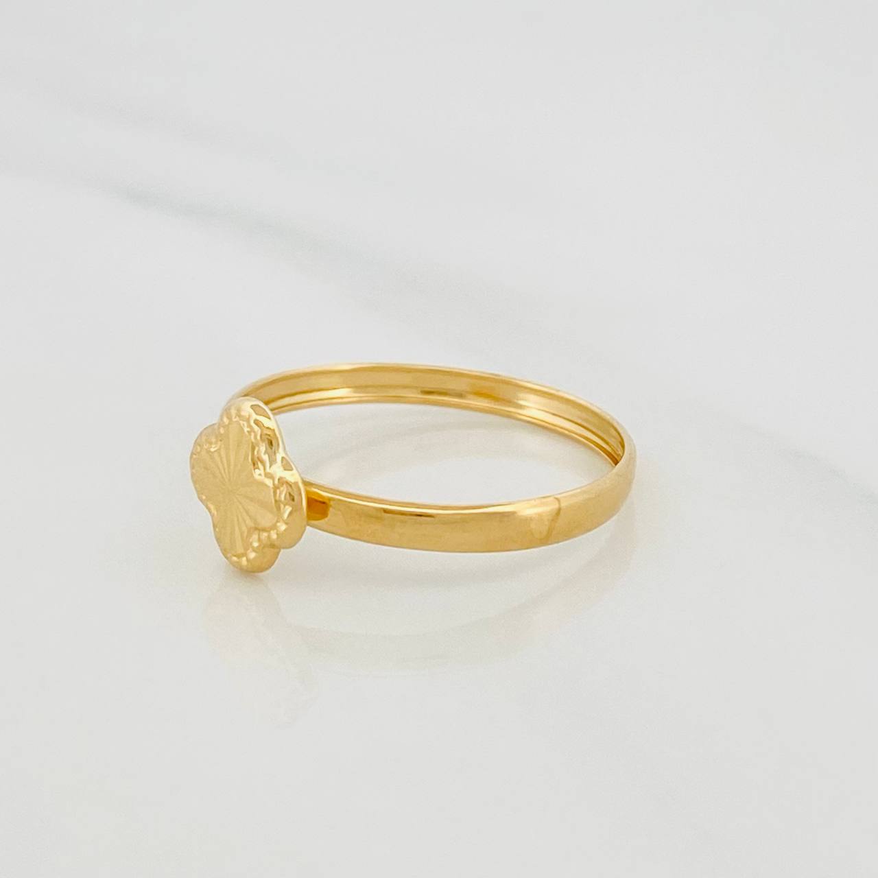 Anillo Trebol Diamantado 0.8g / T8 1/4 Oro Amarillo 18K