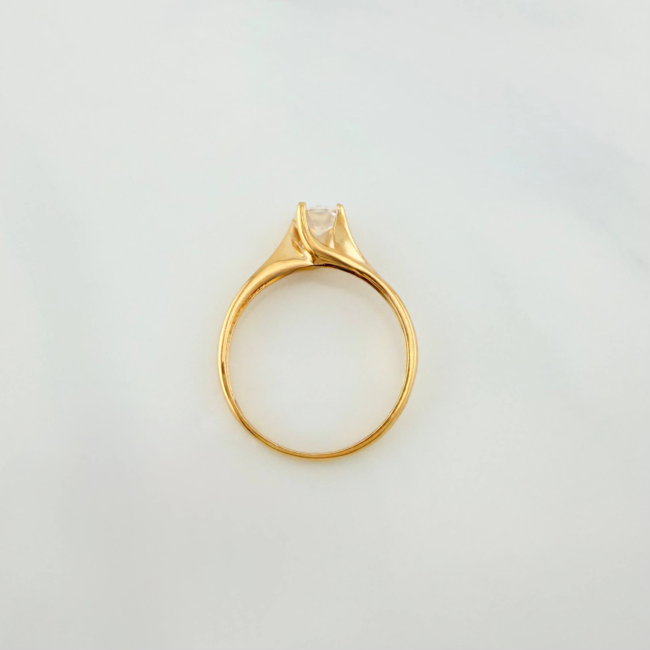 Anillo Solitario 2.1g / T6 1/4 Oro Amarillo 18K