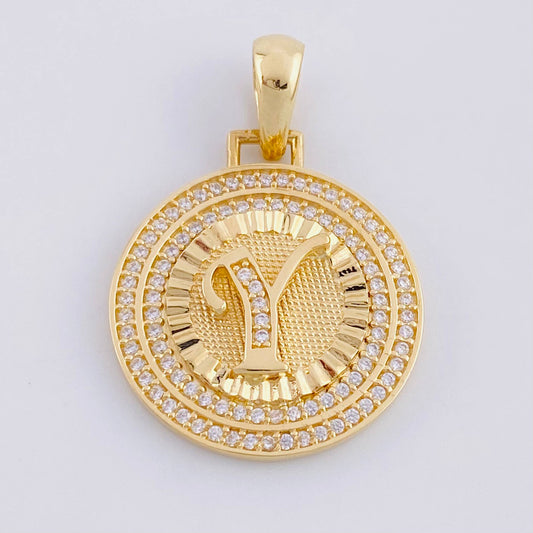 Dije Medalla Letra y 4.5g / 1 1/4 in Oro Amarillo 18K