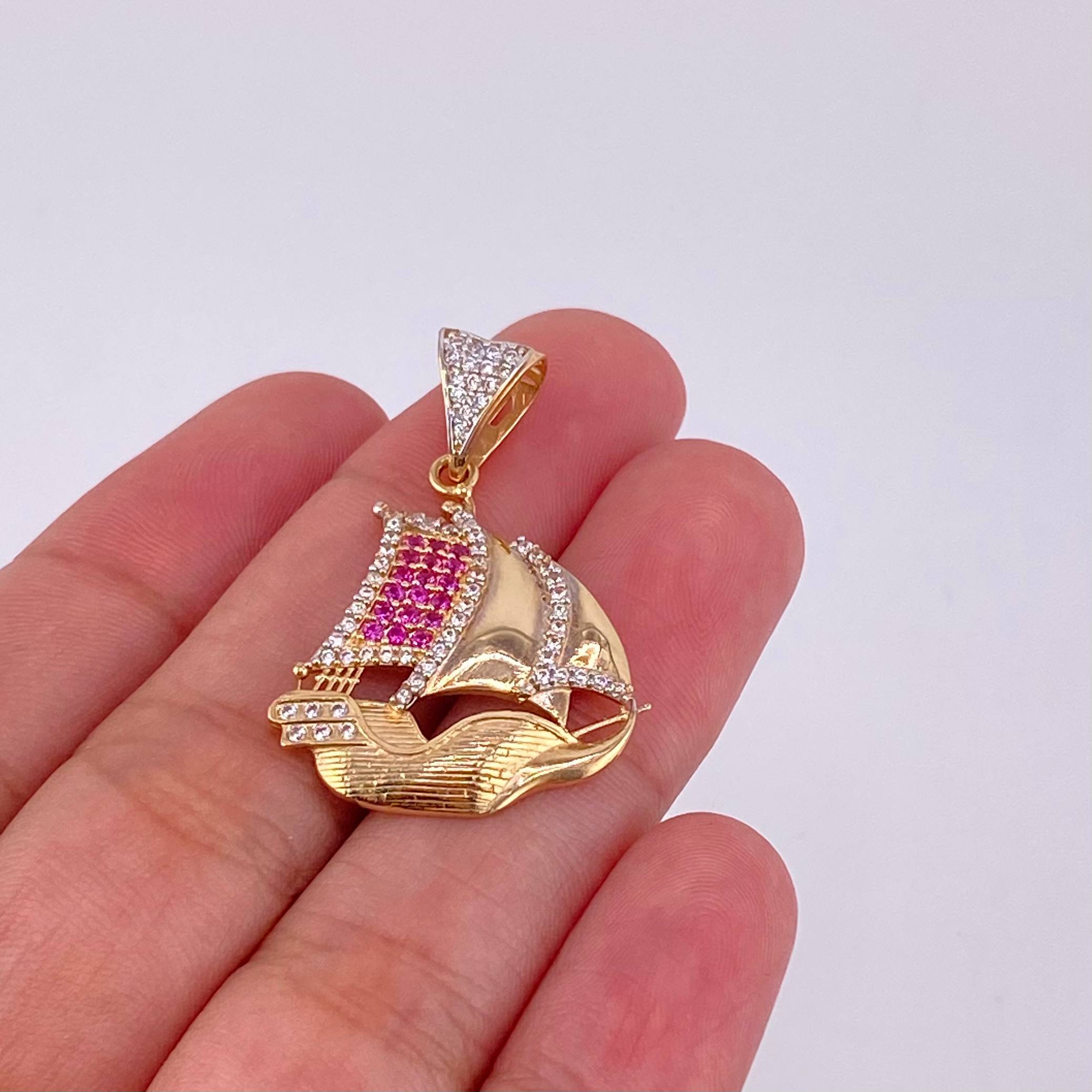 Pendant Boat 3.7g / 1 1/4 in 18K Yellow Gold