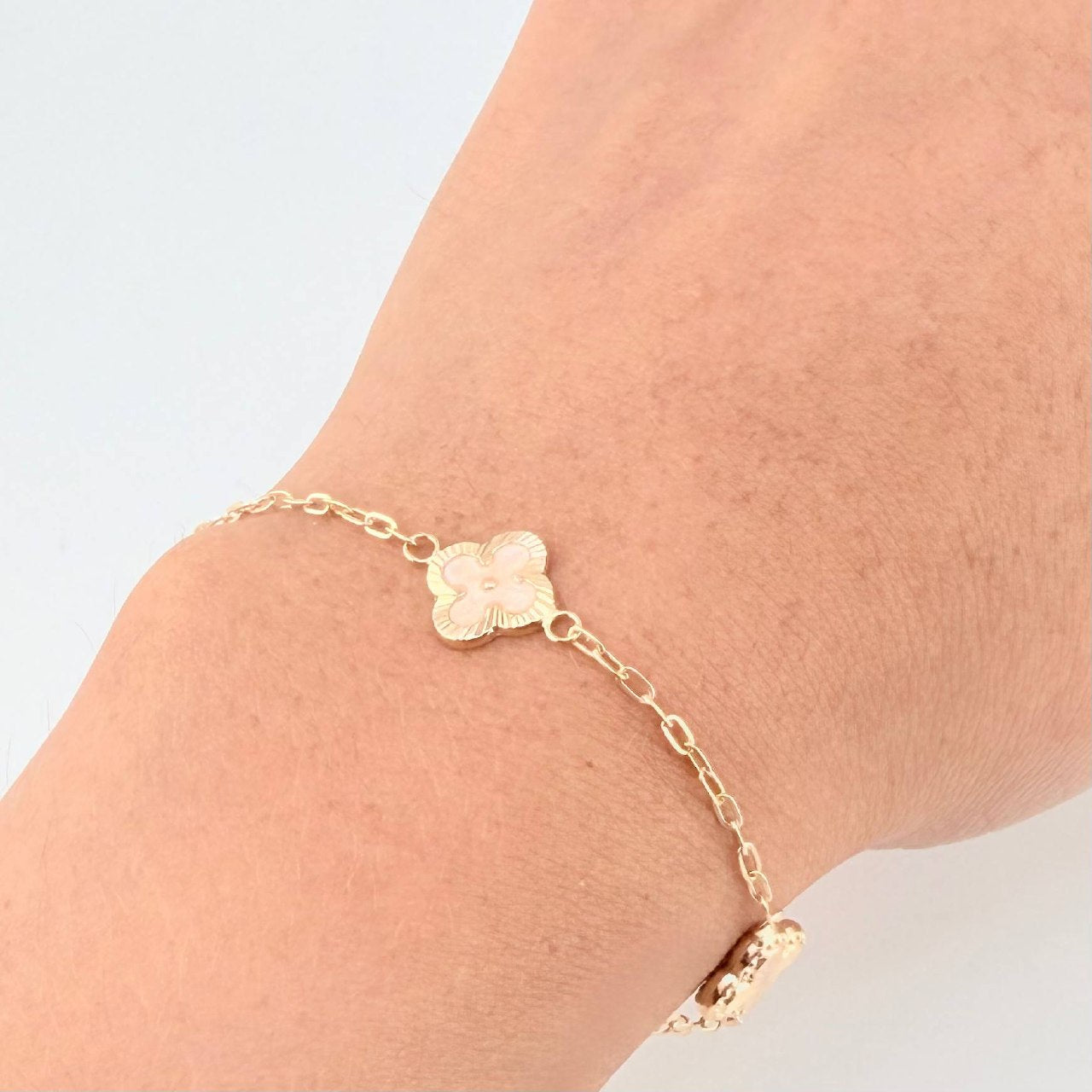 Diamond Cut Clover Box Bracelet 2.75g / 7 1/2 in / 1.6mm 18K Yellow Gold