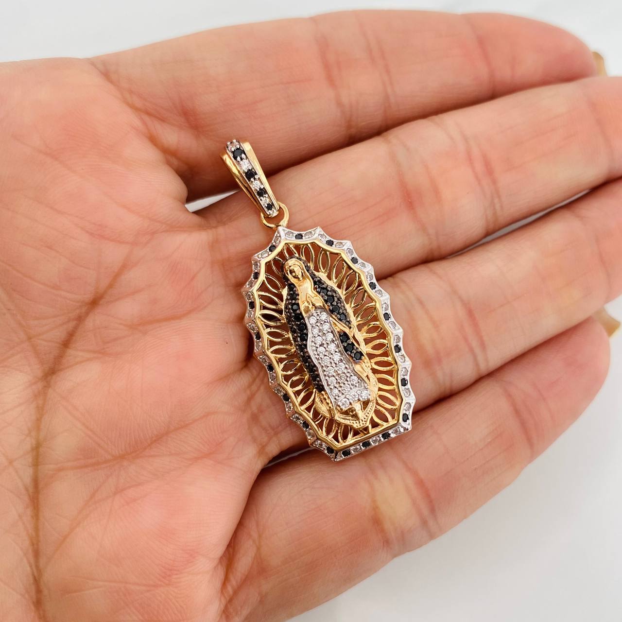 Dije Virgen Guadalupe 6g / 1 1/2 in Tres Oros 18K