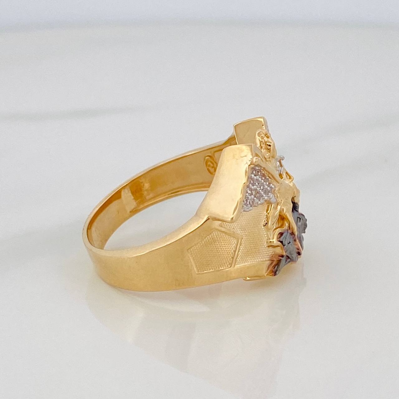 Saint Michael Archangel Ring 10.1g / Size 10 3/4 Three Golds 18K