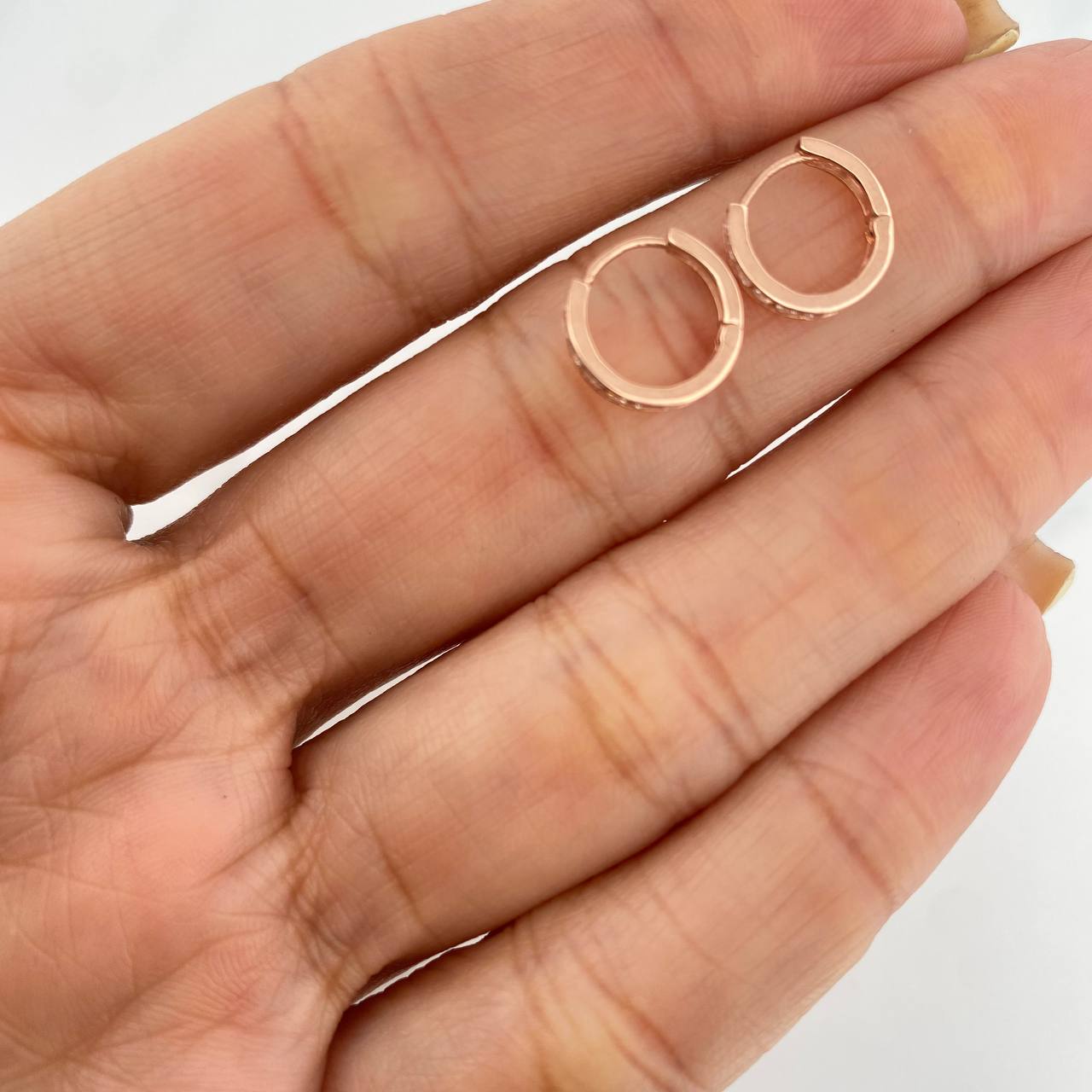 Hoop Earrings Carril 1.1g / 1/2 in 18K Rose Gold