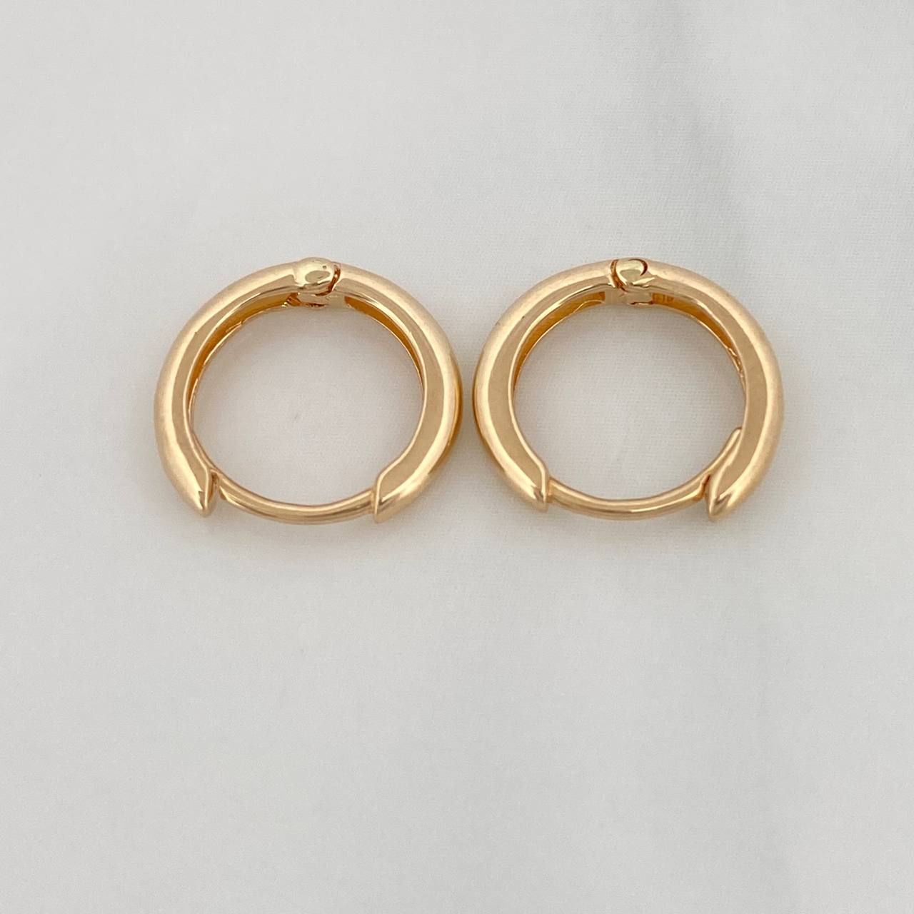 Hoop Earrings Smooth Hoop 1.35g / 1/2 in 18K Yellow Gold