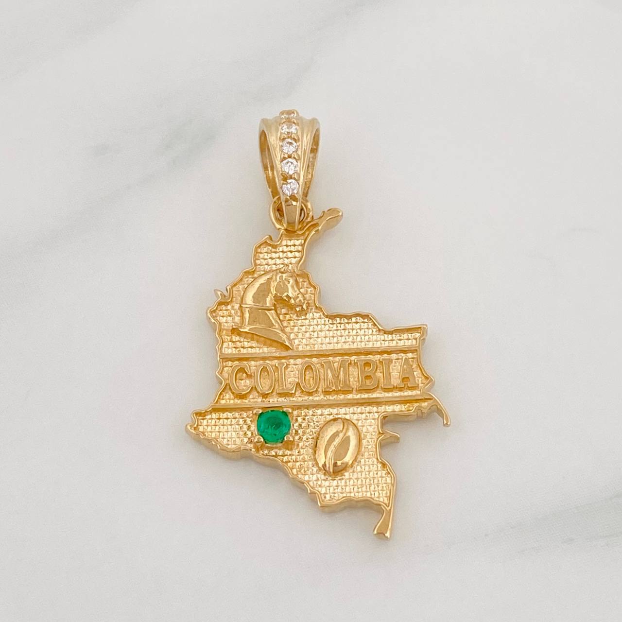 Pendant Map of Colombia 2.15g / 3/4 in Yellow Gold 18K