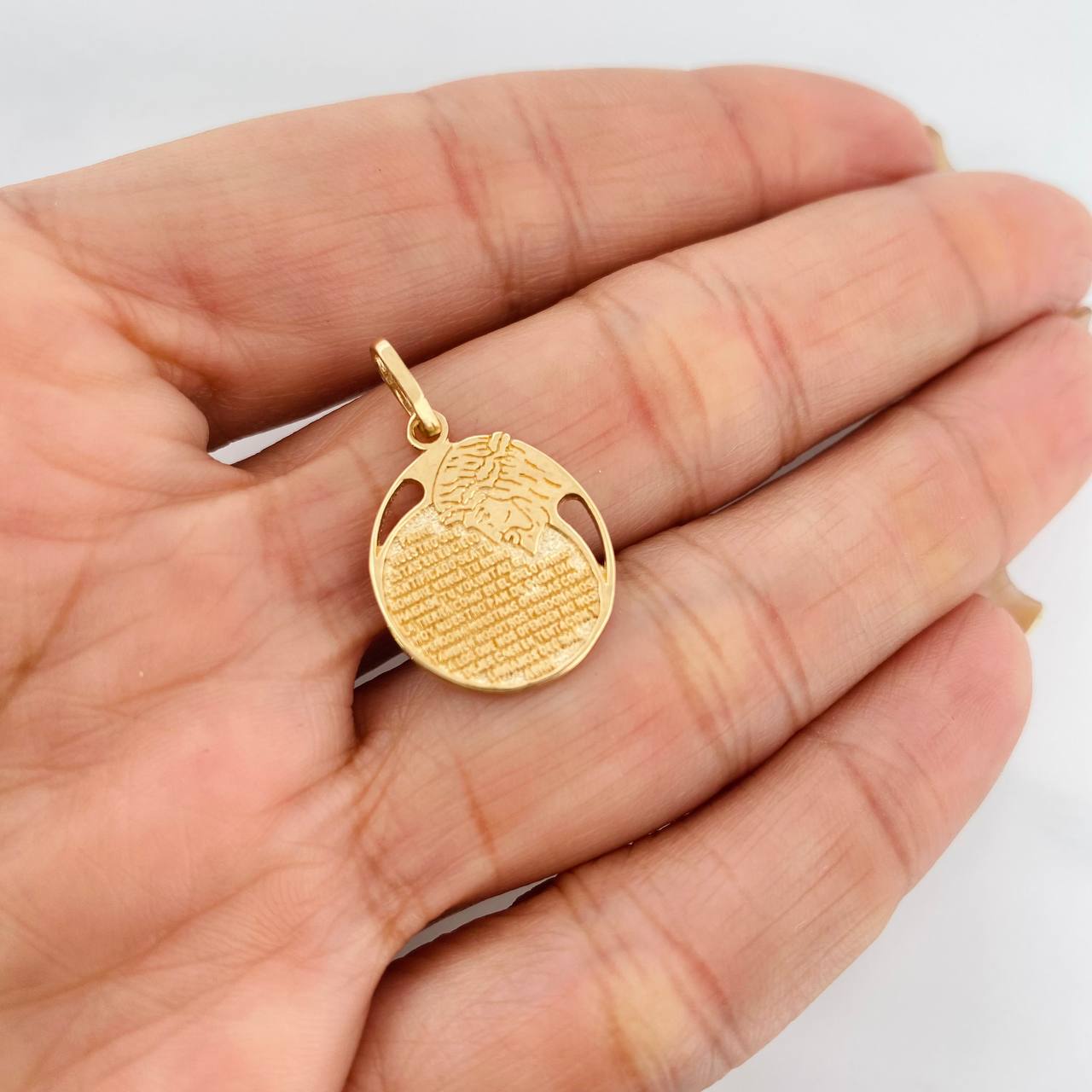 Dije Padre Nuestro 2.35g / 3/4 in Oro Amarillo 18K