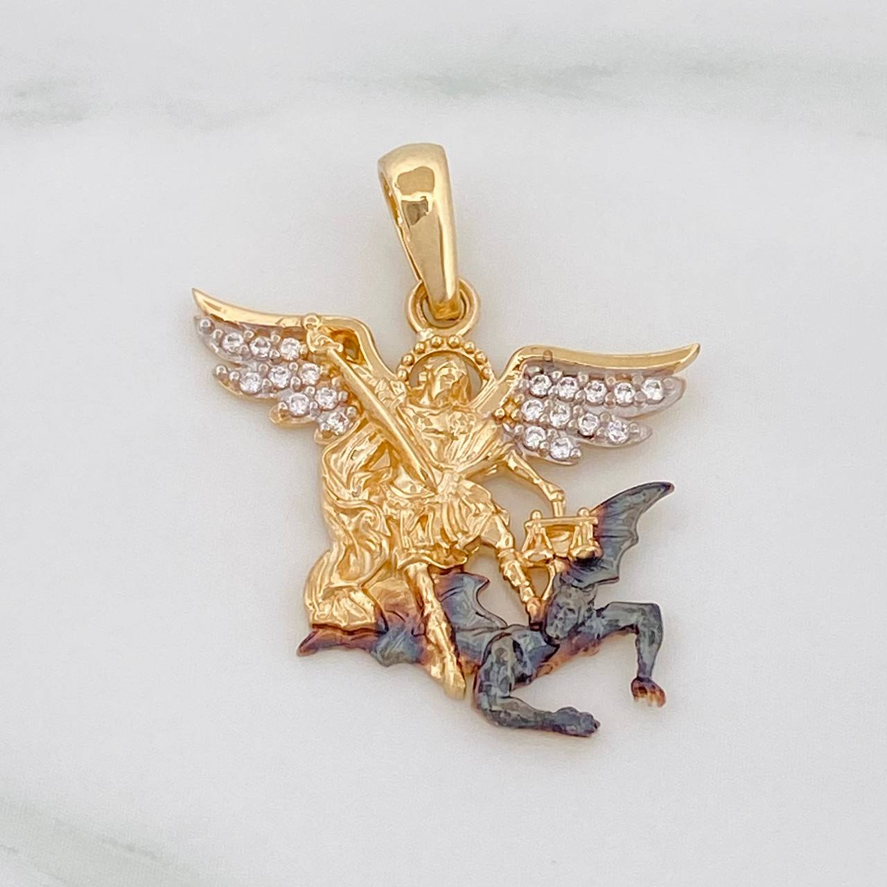 Pendant Archangel Saint Michael 2.85g / 3/4 in Three Golds 18K