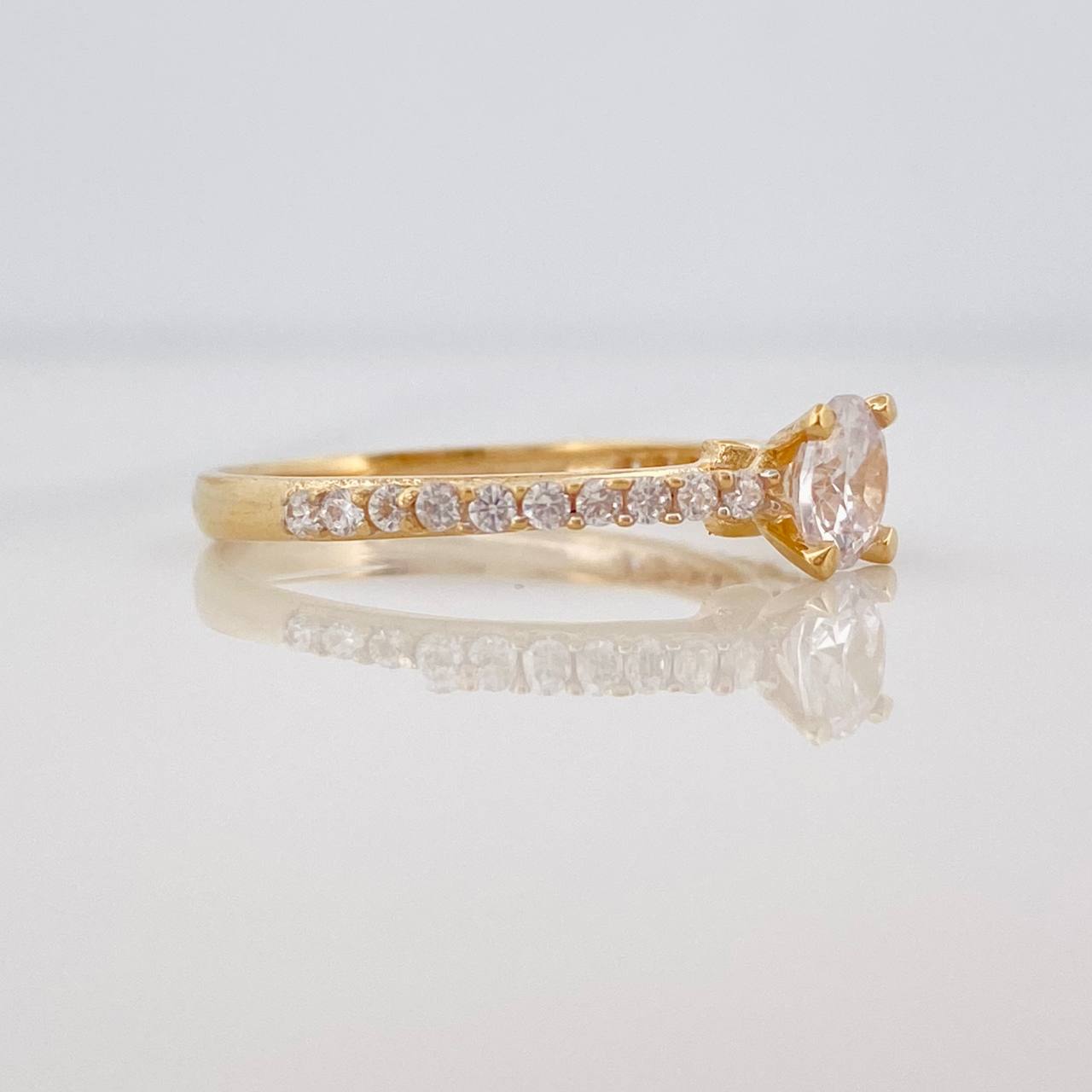 Solitaire Bridge Ring 2.4g / T7 Yellow Gold 18K