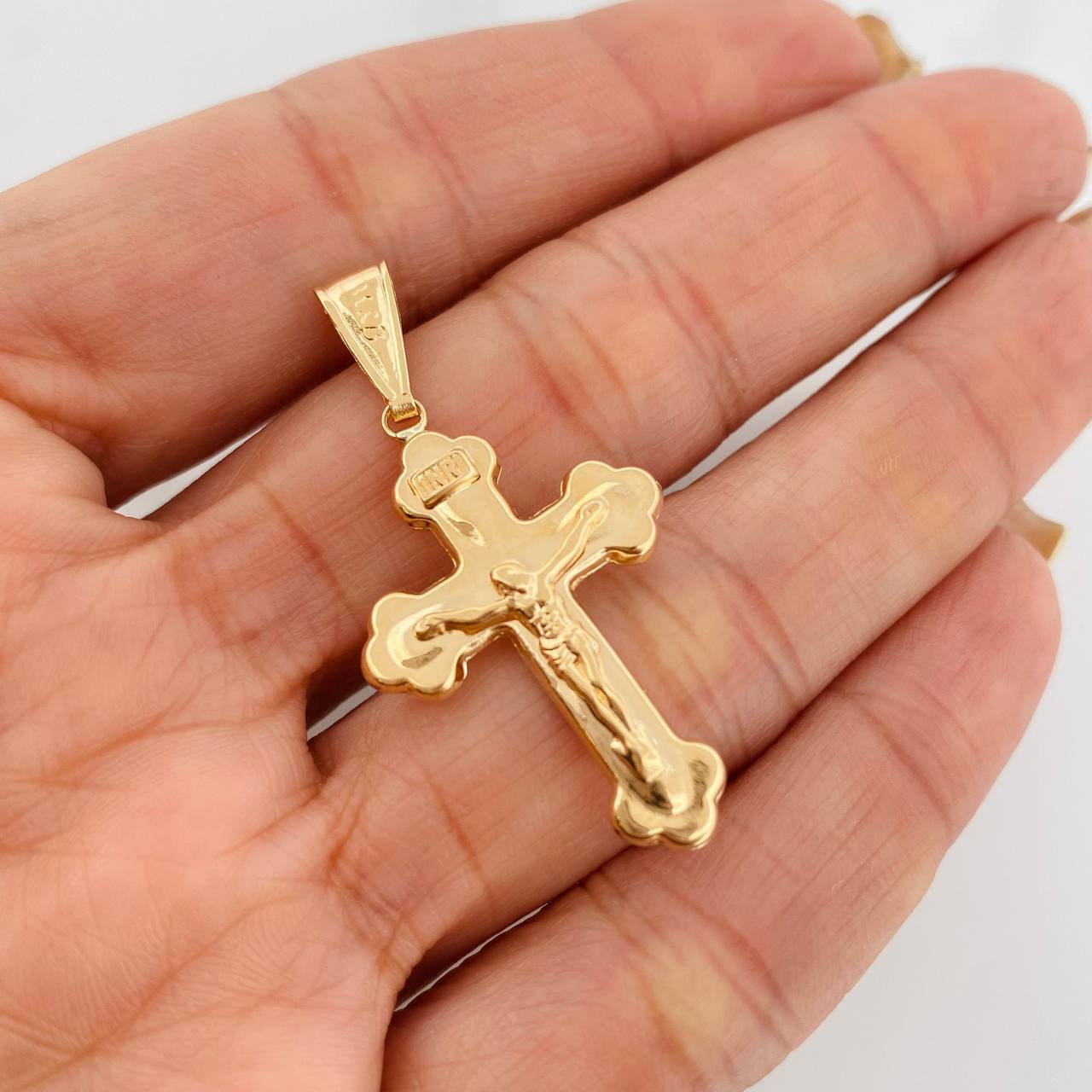 Dije Cruz Cristo 1.85g / 1 1/2 in Oro Amarillo 18K