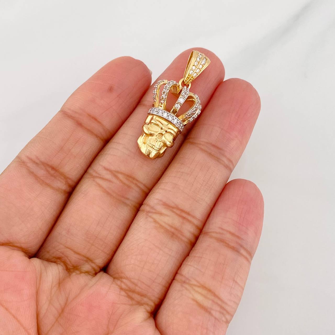 Dije Calavera Corona 4.2g / 1 1/4 in Dos Oros Amarillo Blanco 18K