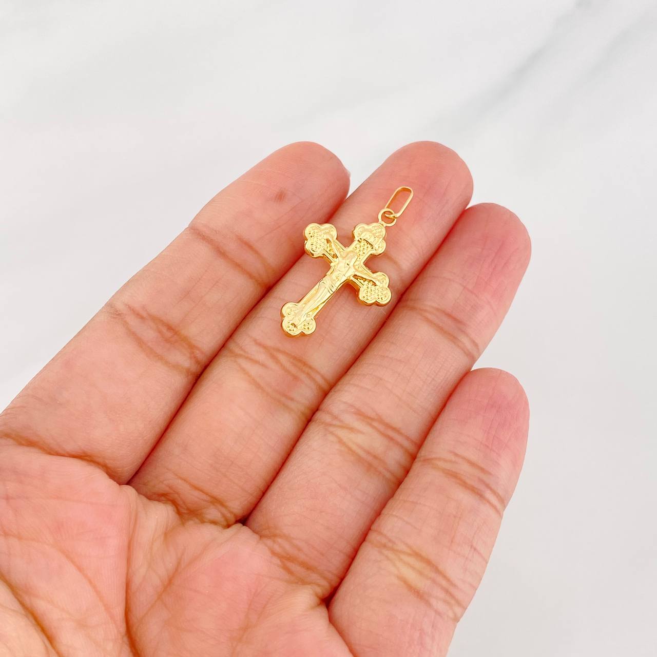 Dije Cruz Cristo 0.9g / 1 1/4 in Oro Amarillo 18K