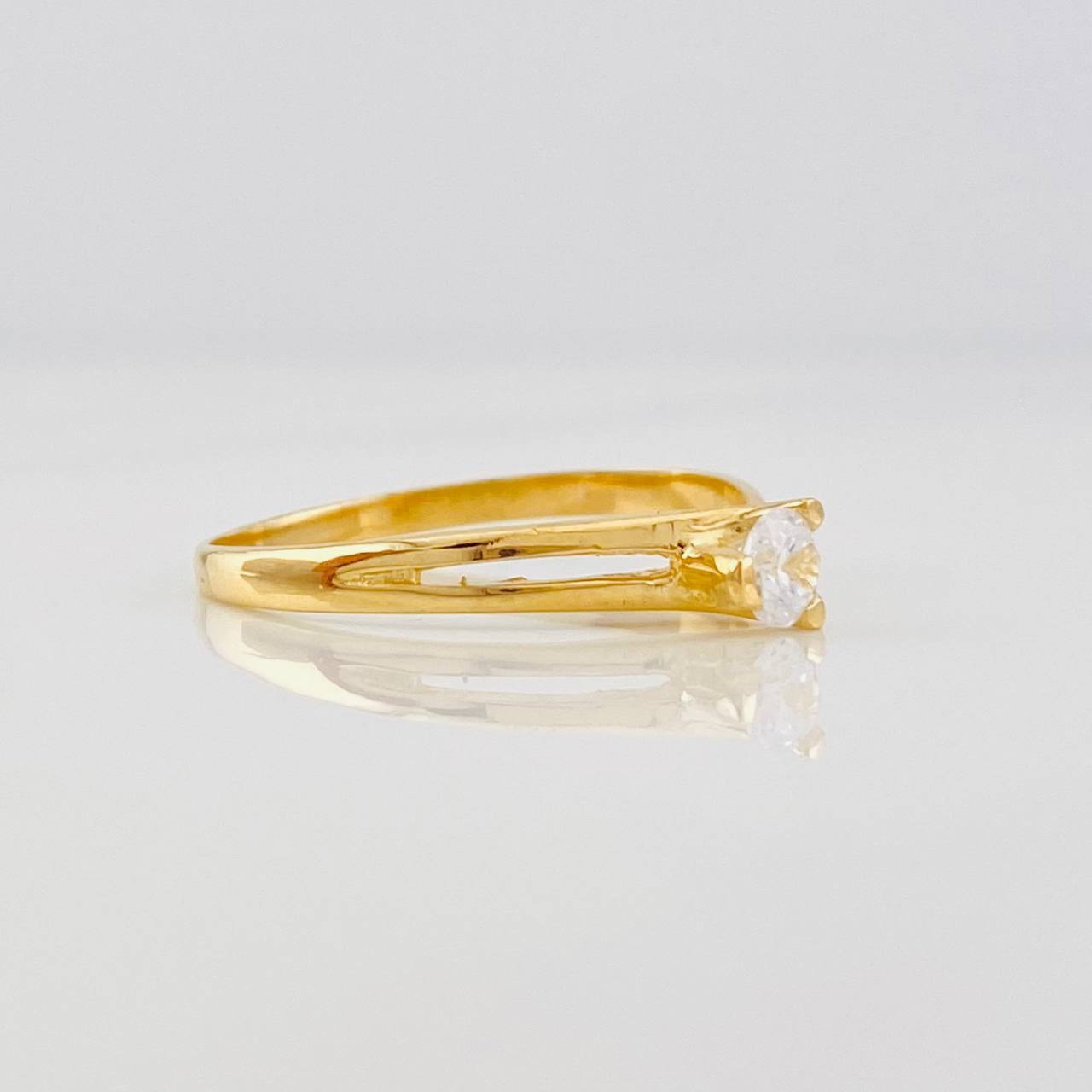 Solitaire Ring 1.2g / T6 1/2 Yellow Gold 18K