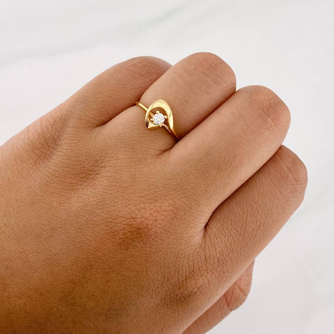 Solitaire Ola Ring 1.5g / T7 3/4 Yellow Gold 18K