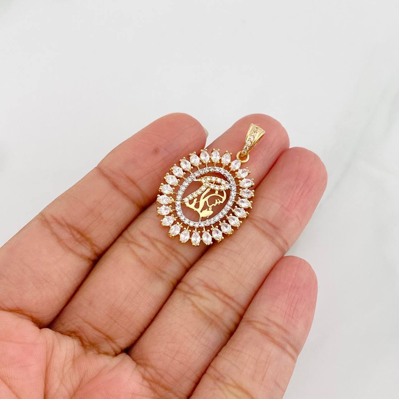 Dije Virgen Maria 3.3g / 1 1/4 in Dos Oros Amarillo Blanco 18K