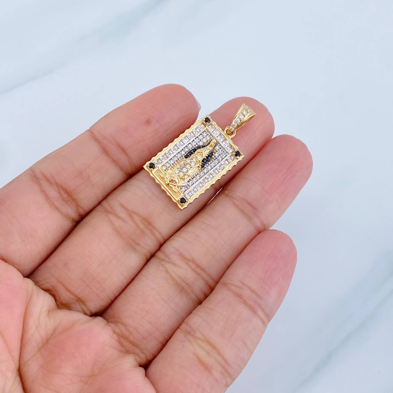 Dije Virgen de Guadalupe 4.4g / 1 1/4 in Tres Oros 18K