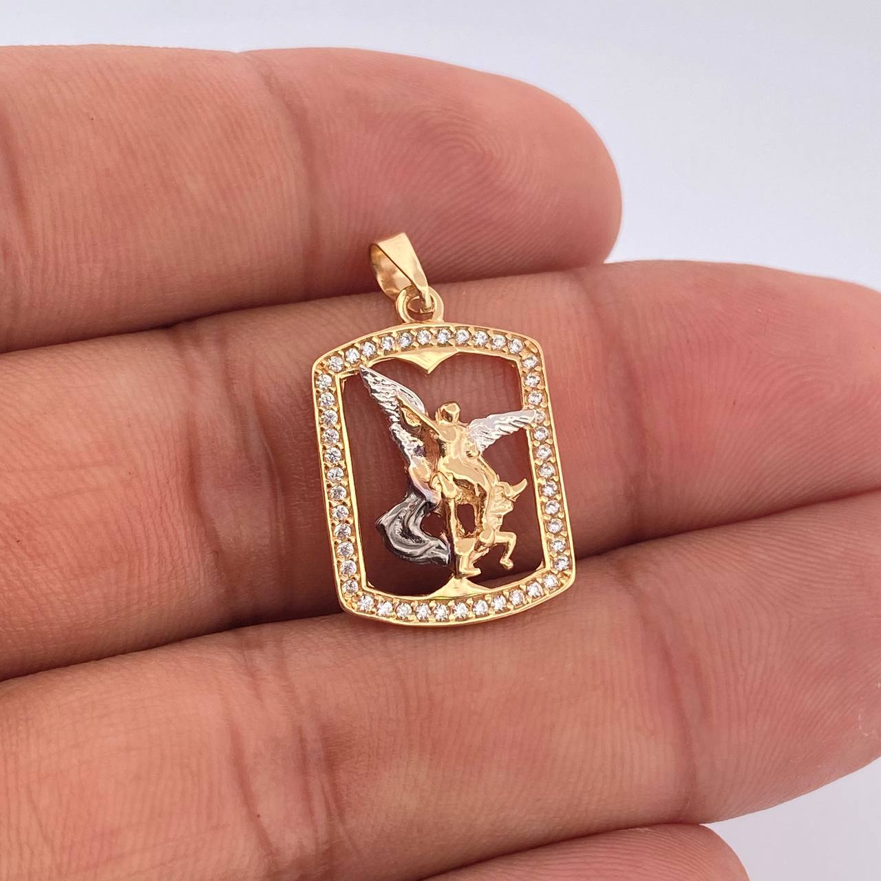 Pendant Saint Michael Archangel 2gr / 1 in / Three Golds 18K &