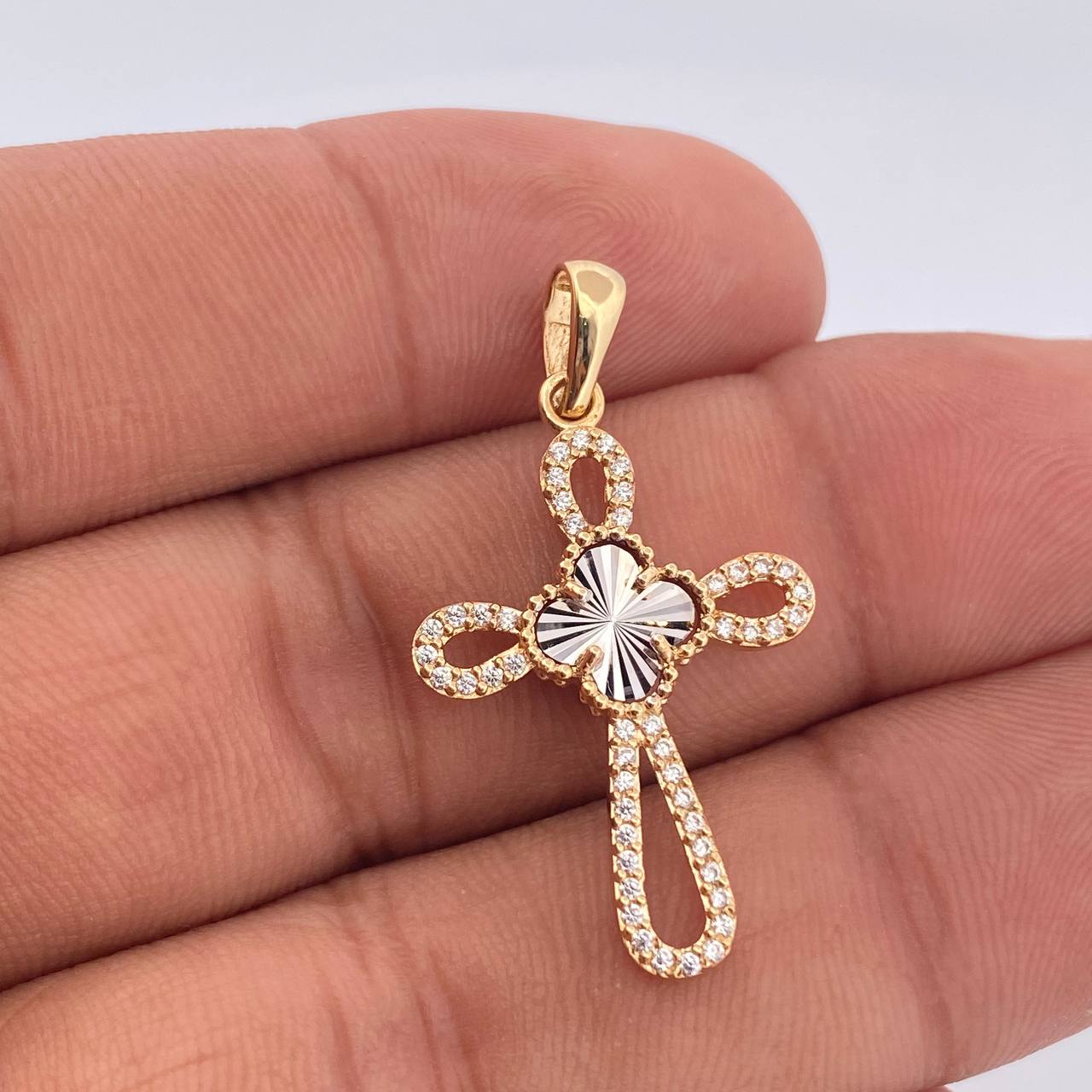 Pendant Cross Clover 2.2gr / 1 1/4 in / Two Tone Yellow White 18K &