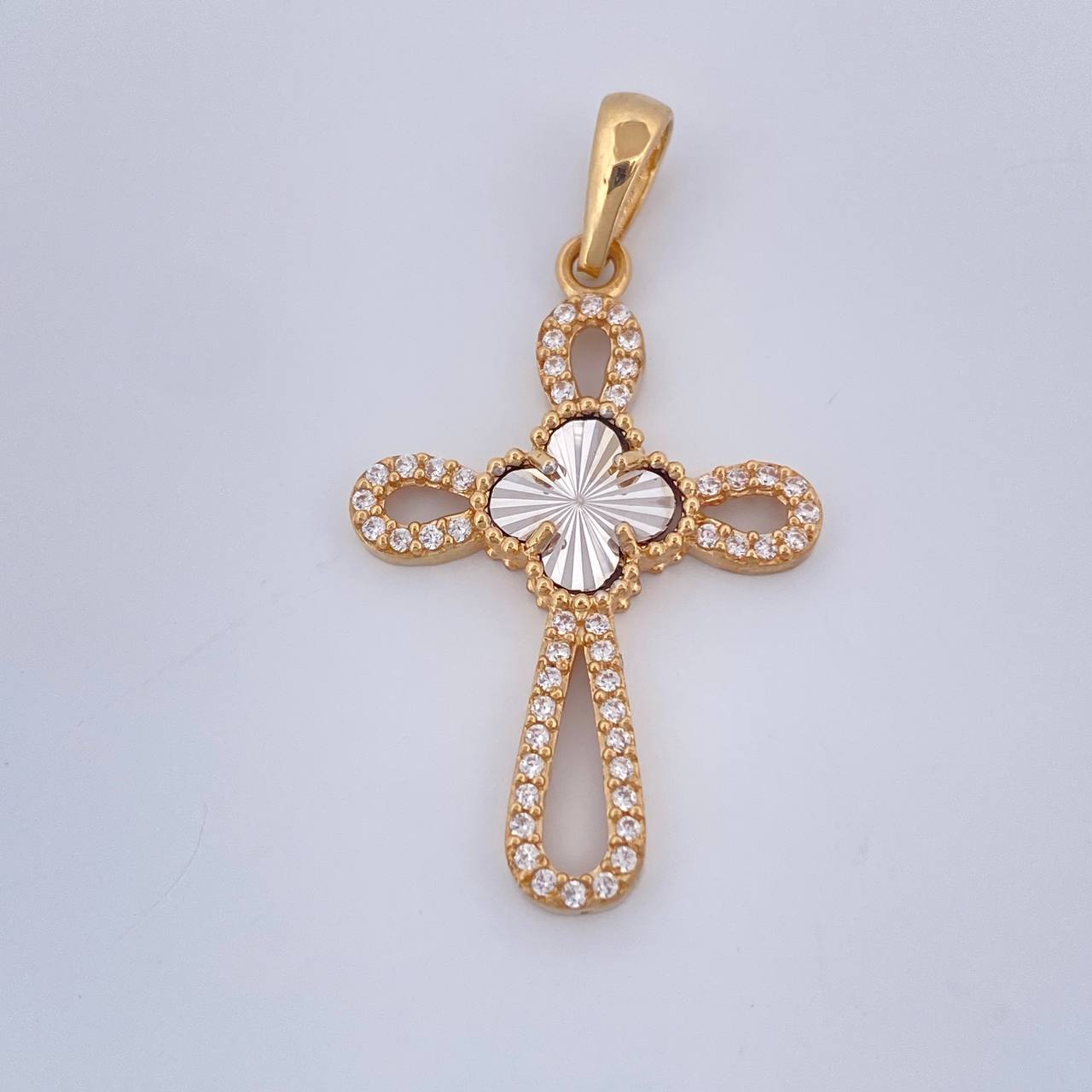 Pendant Cross Clover 2.2gr / 1 1/4 in / Two Tone Yellow White 18K &