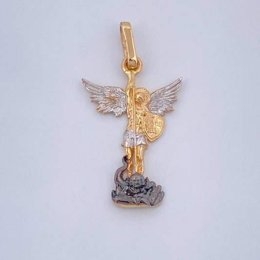San Miguel Archangel Pendant 1.85gr / 3/4 in / Three 18K Golds