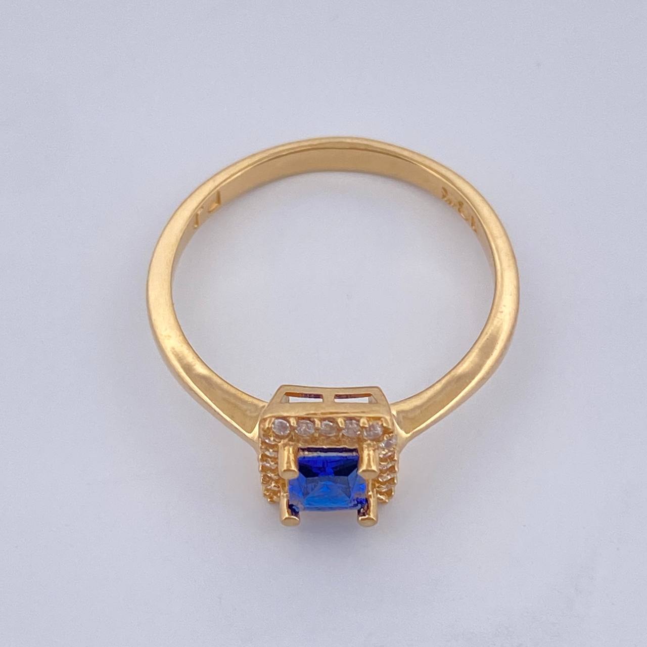 Anillo Halo Cuadrado 2.8gr / T7 / Oro Amarillo 18K &