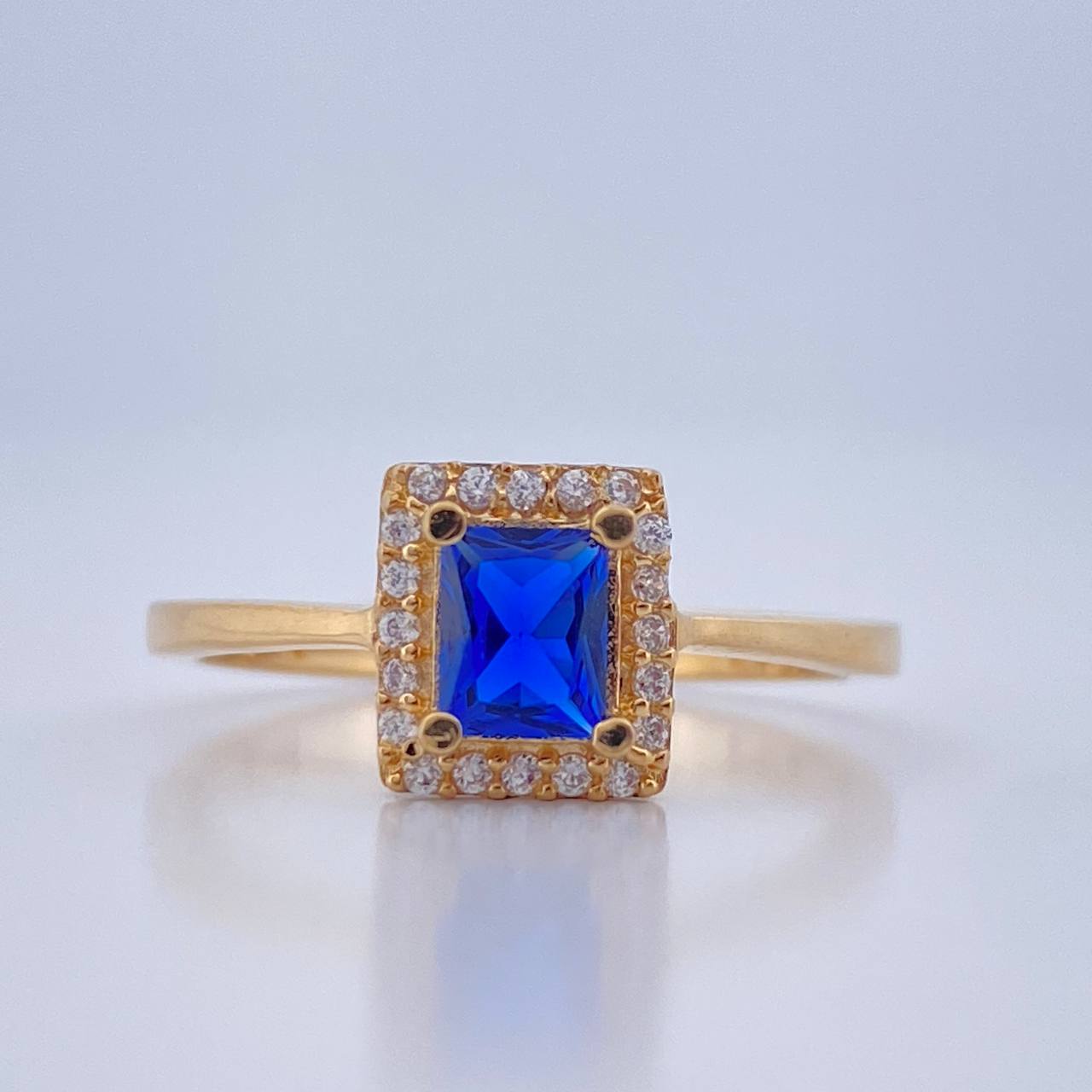 Anillo Halo Cuadrado 2.8gr / T7 / Oro Amarillo 18K &