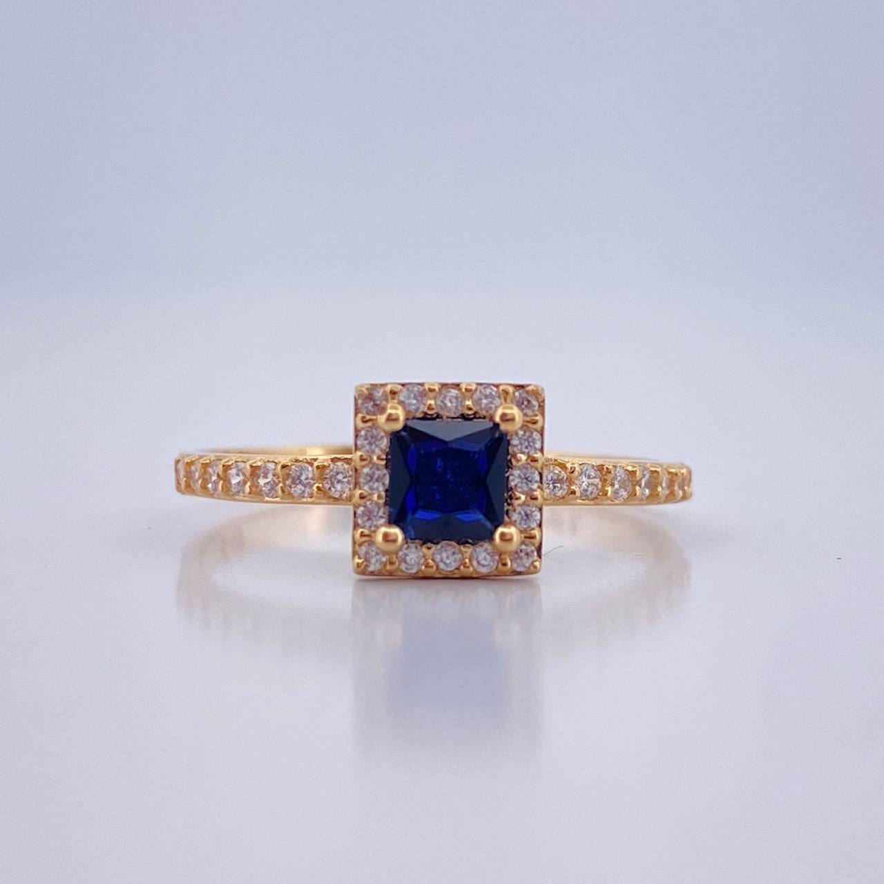 Square Halo Ring 2gr / Size 7 1/4 / 18K Yellow Gold &