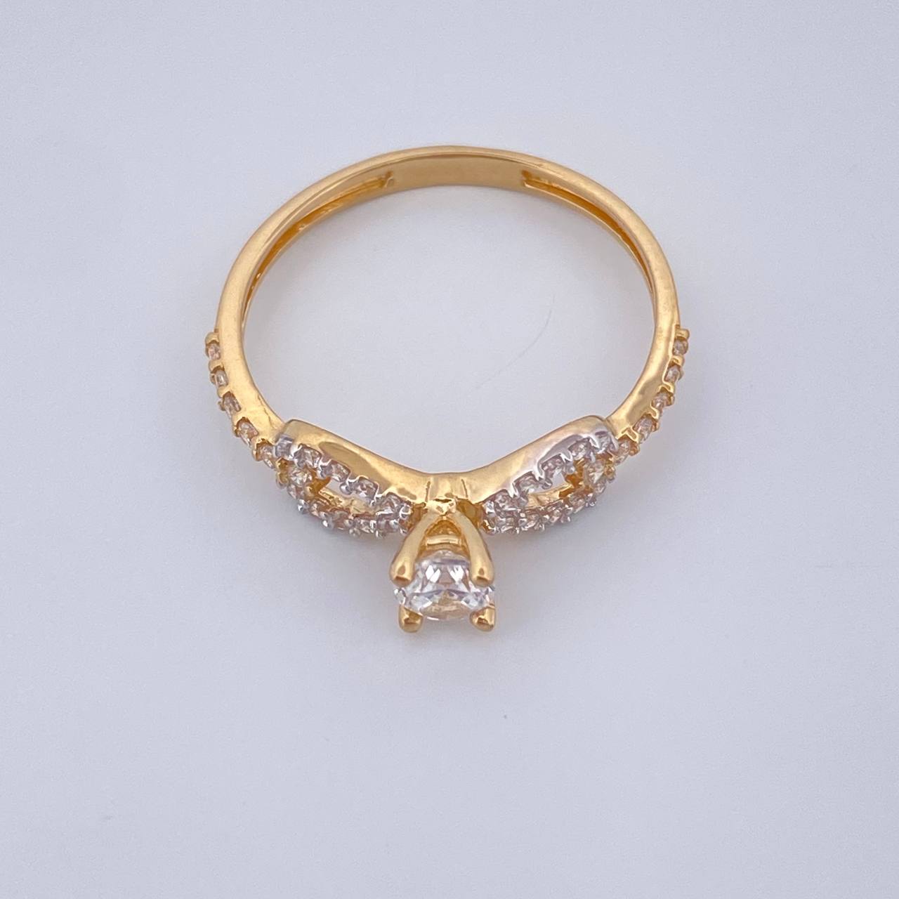 Bow Ring 1.75gr / Size 6 1/2 / Two Tone Yellow White 18K &