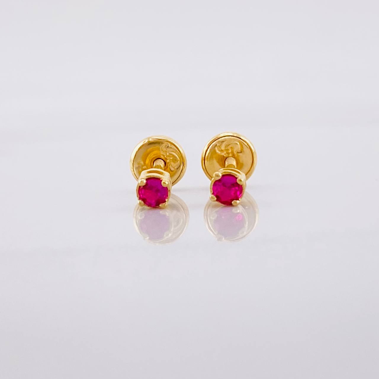Topos Cuatro Garras 0.9g / in / 3.2mm Oro Amarillo 18K