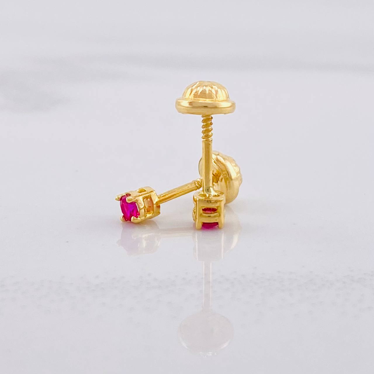 Topos Cuatro Garras 0.9g / in / 3.2mm Oro Amarillo 18K