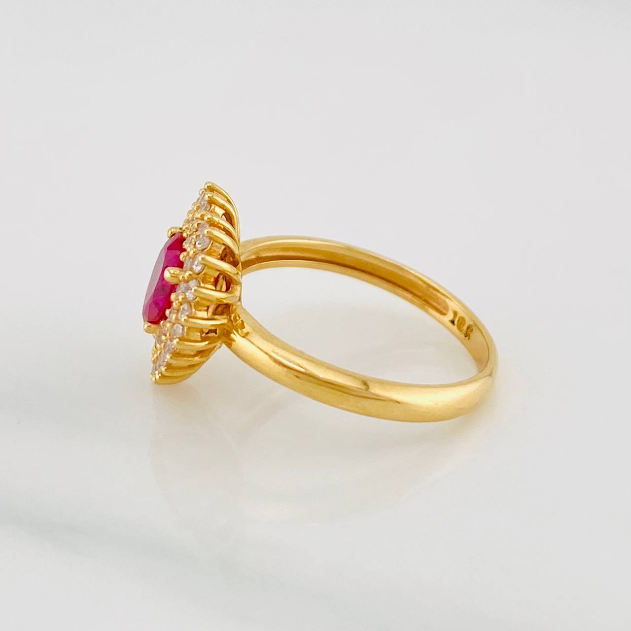 Heart Halo Ring 3.5g / T6 1/4 Yellow Gold 18K