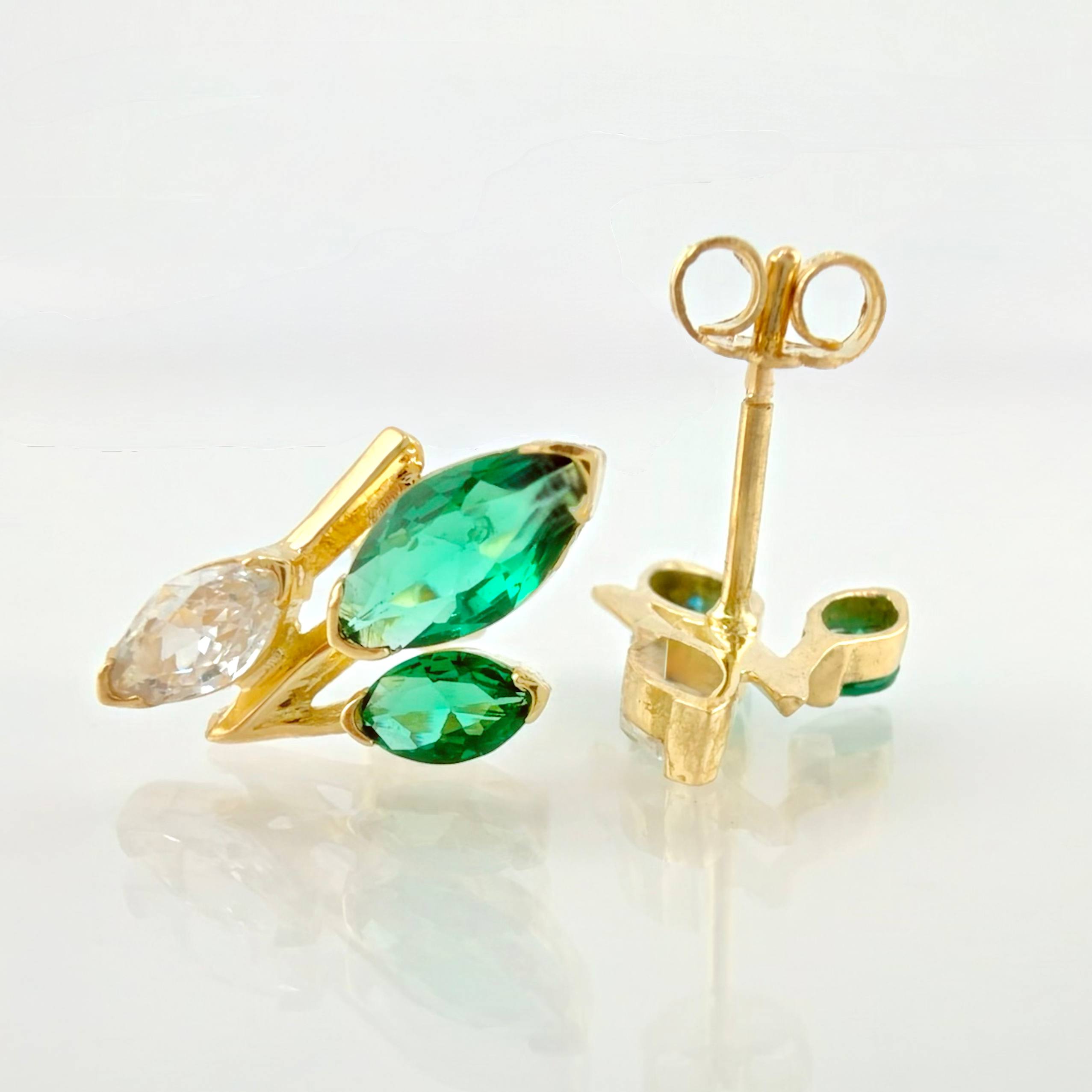 Topos Muerdago Tres Hojas 2.15gr / 1/2 in / Oro Amarillo 18K *