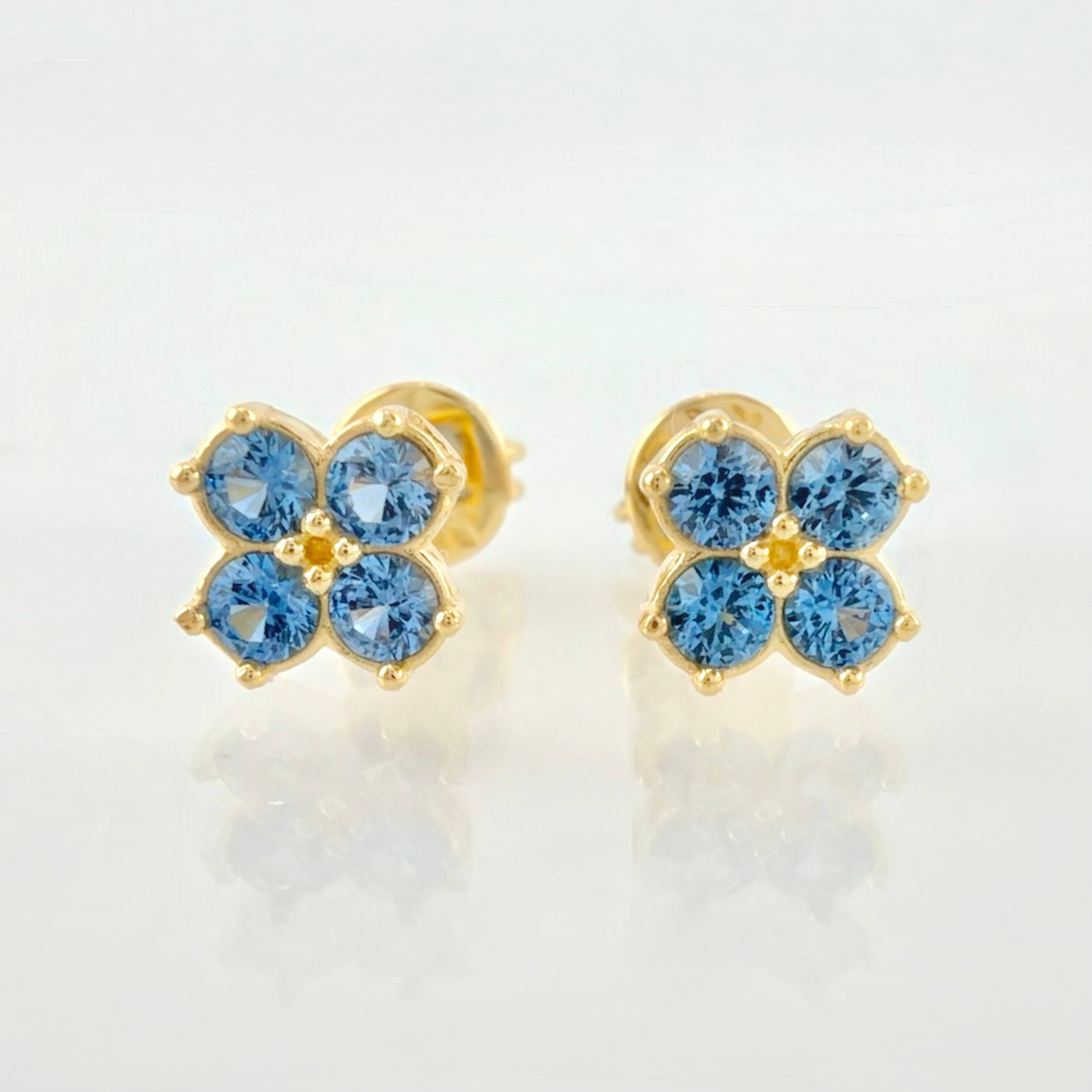 Clover Flower Stud Earrings 1.65gr / 6mm 18K Yellow Gold *