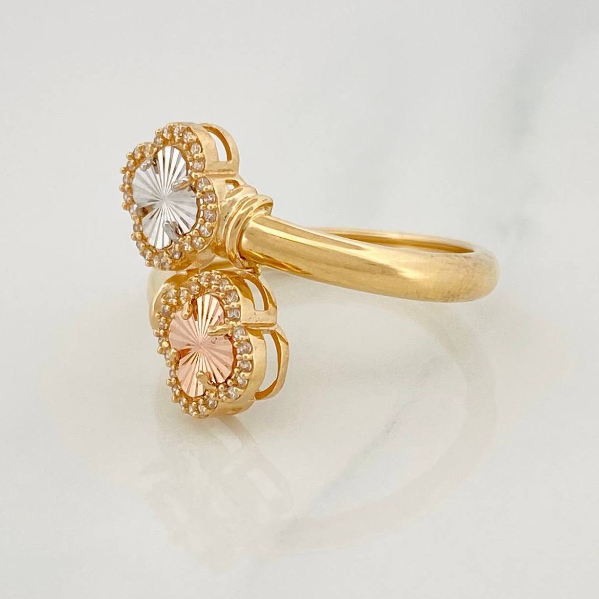 Anillo Trebol 3.45g / T7 3/4 Tres Oros 18K