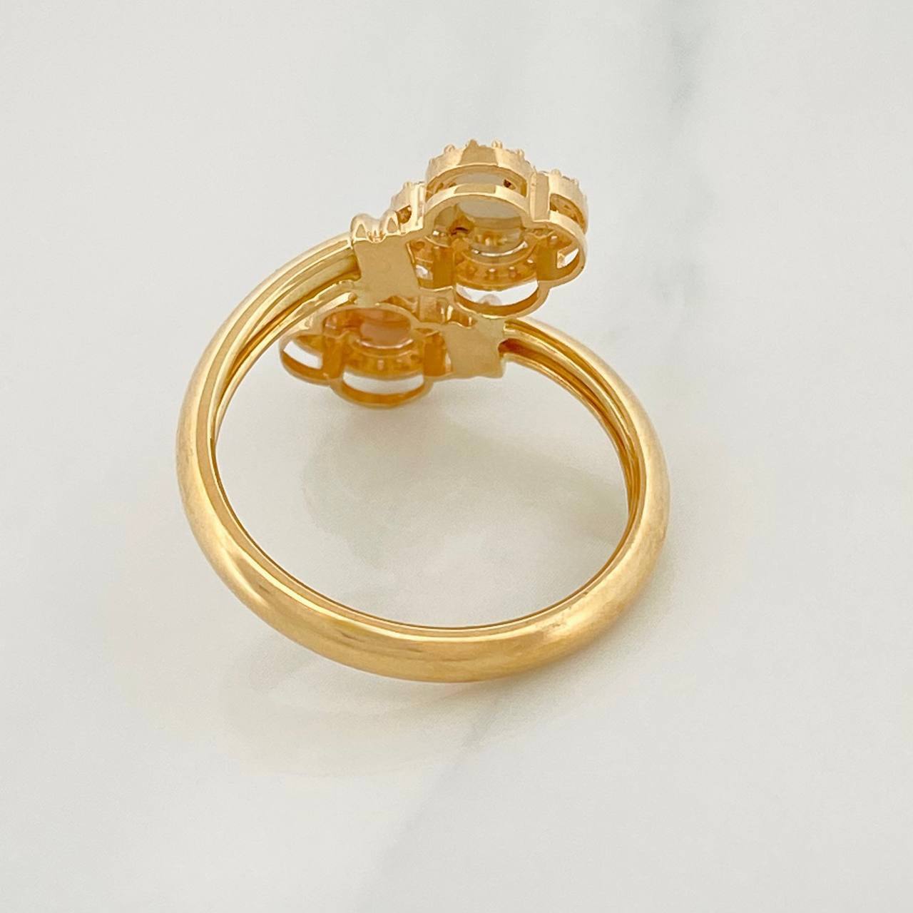 Anillo Trebol 3.5g / T8 3/4 Tres Oros 18K