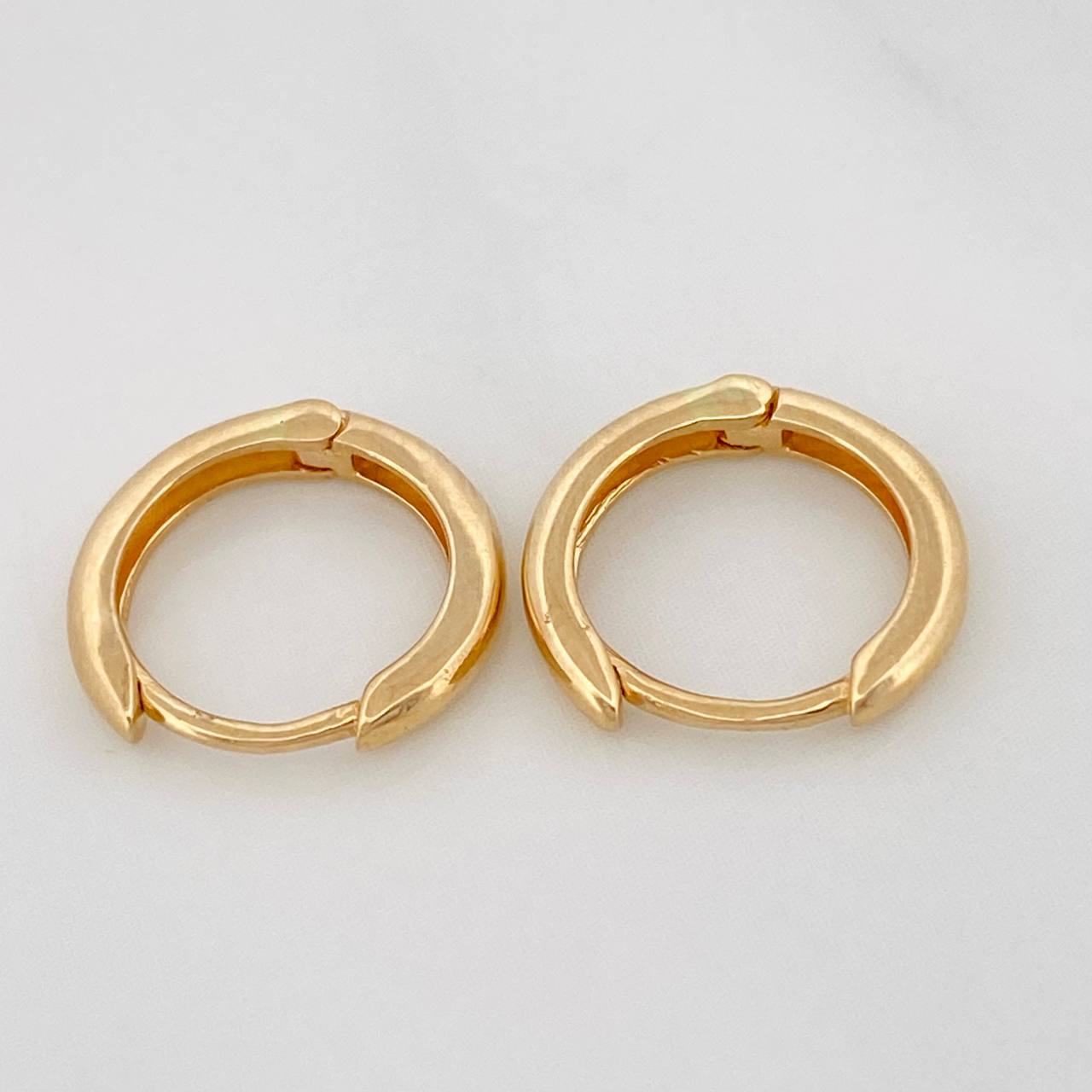 Candongas Aro Liso 1.35g / 1/2 in Oro Amarillo 18K