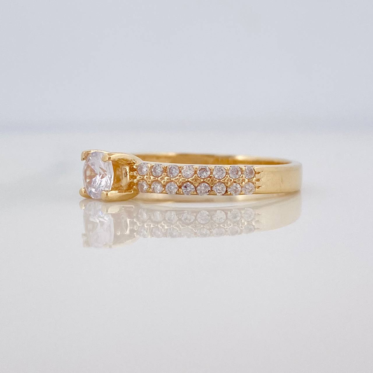 Anillo Solitario Churumbela 3.2g / T7 Oro Amarillo 18K