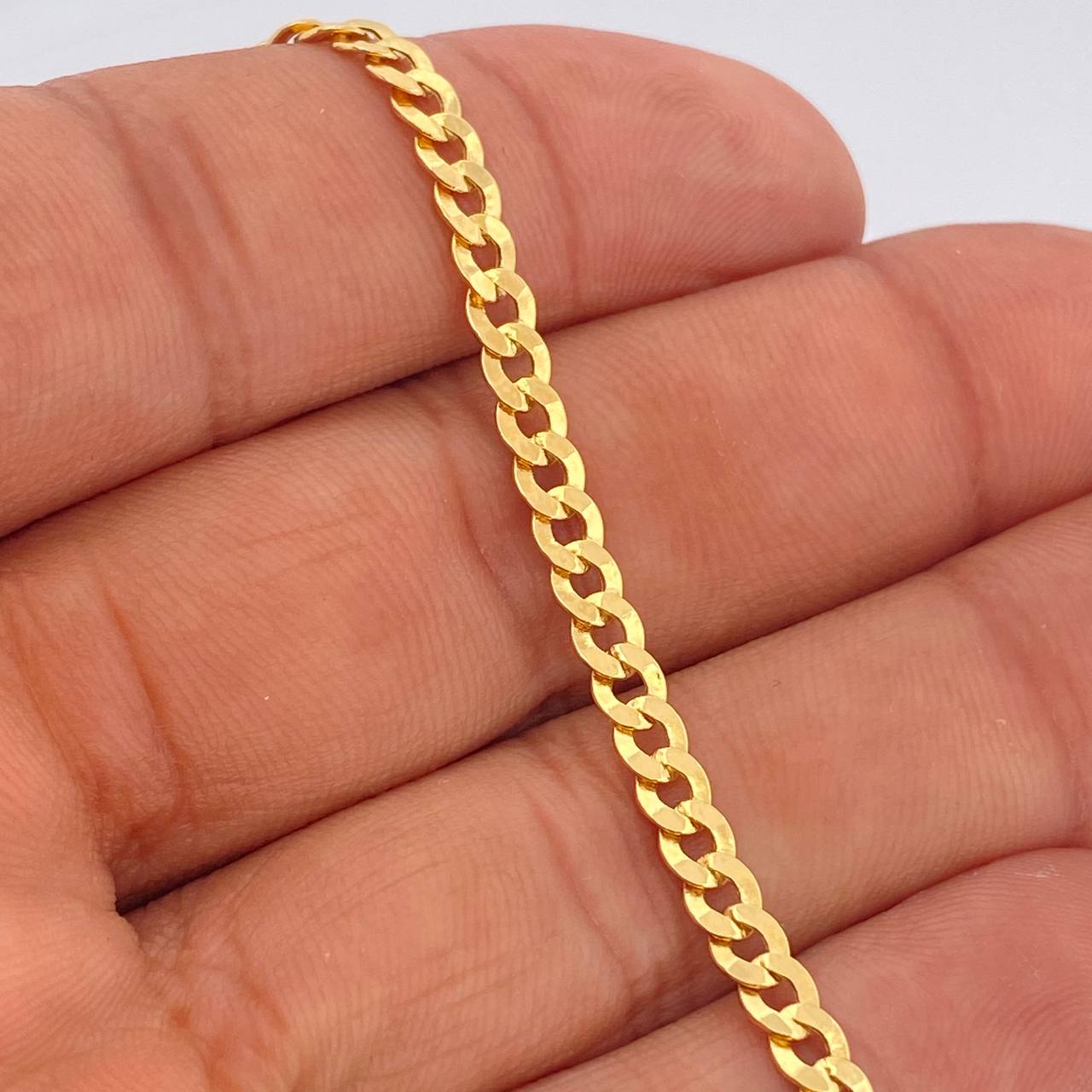 Pulso Cubano 2.8gr / 7 1/2 in / 3mm Oro Amarillo +1 18K $