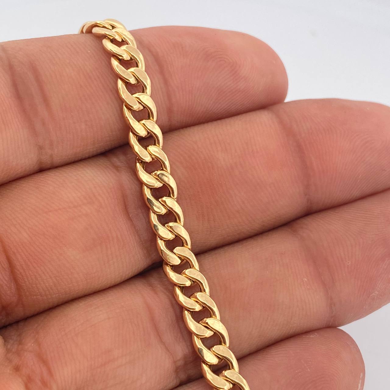 Pulso Cubano 2.4gr / 7 3/4 in / 4mm Oro Amarillo +1 18K $