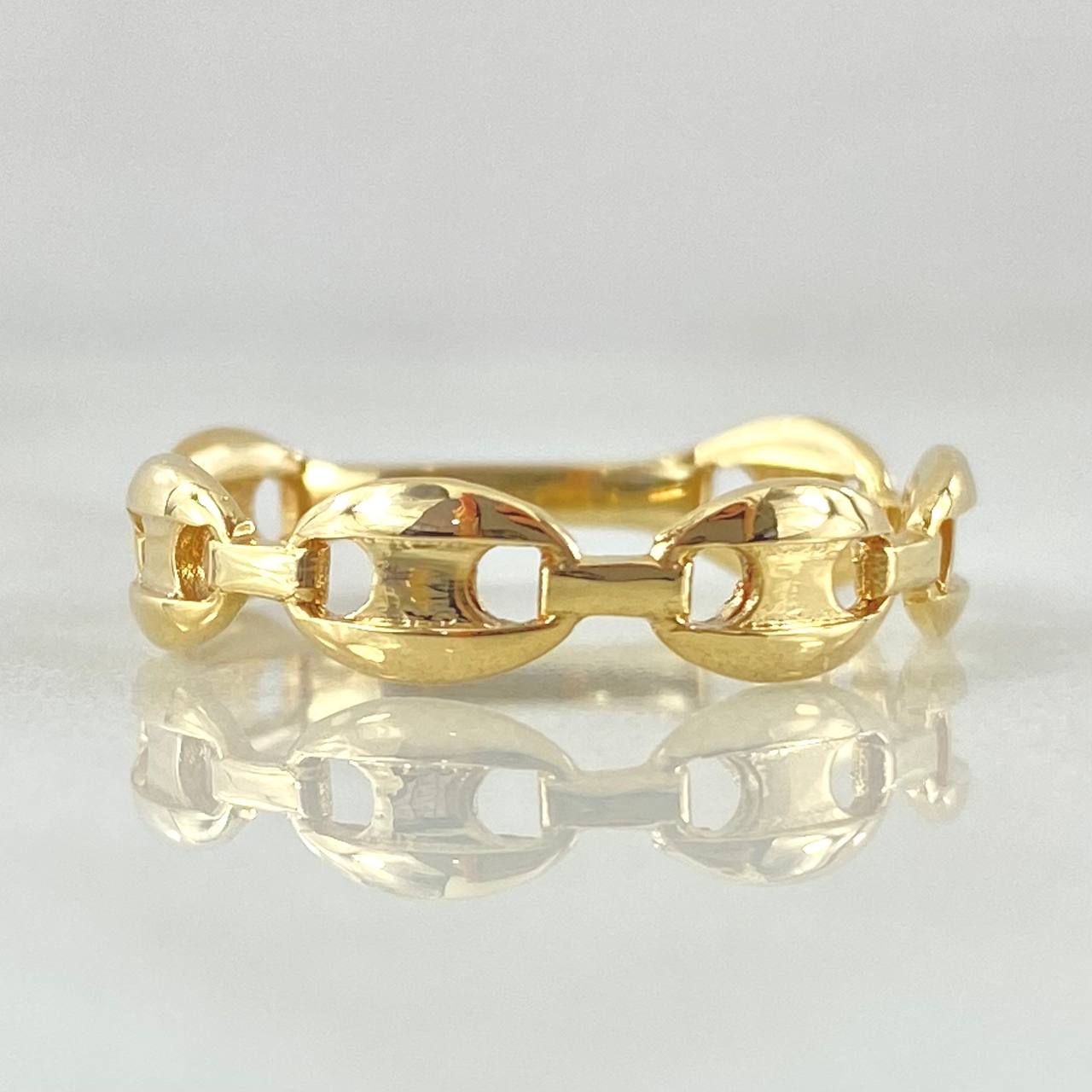 GC Ring 2.4gr / Size 7 1/4 / 18K Gold *