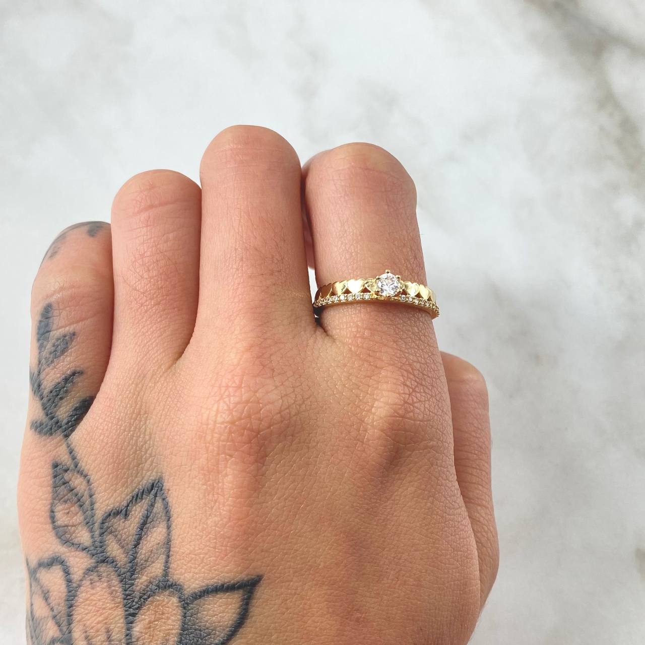Anillo Solitario Carril Corazones 1.9gr / T6 3/4 / Oro Amarillo 18K *