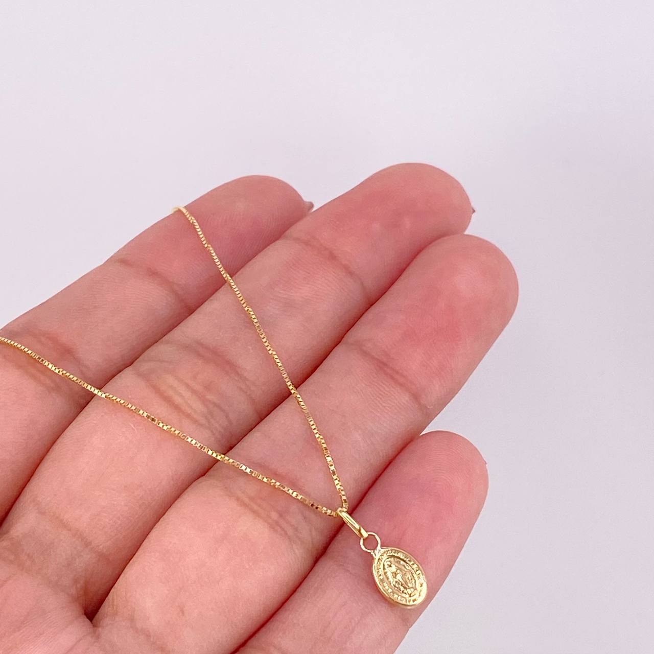 Set Cadena Veneciana + Dije Virgen Milagrosa / 1.35g / 18 in Oro Amarillo 18K