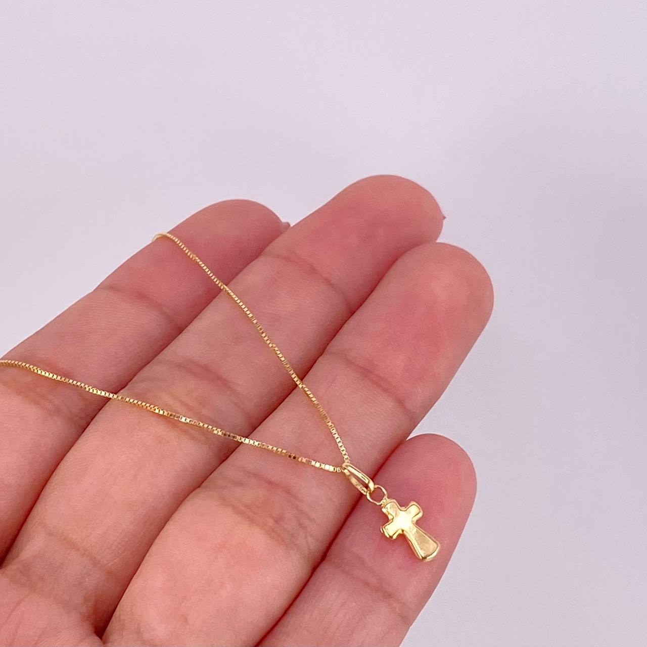 Set Cadena Veneciana + Dije Cruz Puntas Curvas / 1.35g / 18 in Oro Amarillo 18K